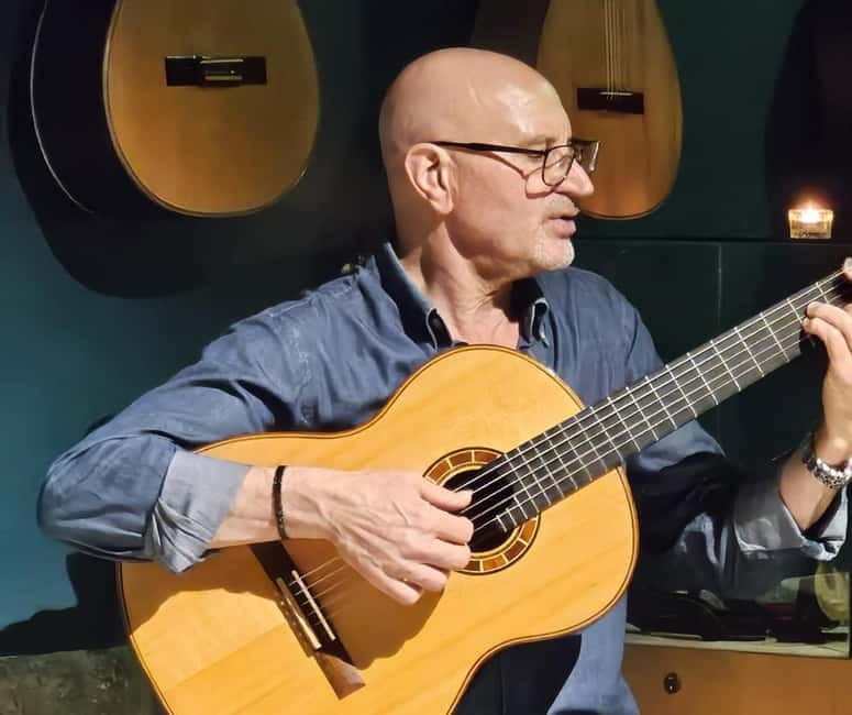 Porto: Intimate Fado Show & Port Wine in Trindade Noble Hall - Why this one-hour Fado show works so well