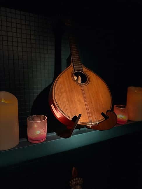 Porto: Intimate Fado Show & Port Wine in Trindade Noble Hall - How intimate seating changes the experience