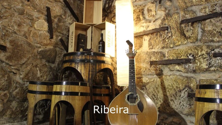 Porto: Live Fado Show with Glass of Port Wine - How to fit it into your Porto plans