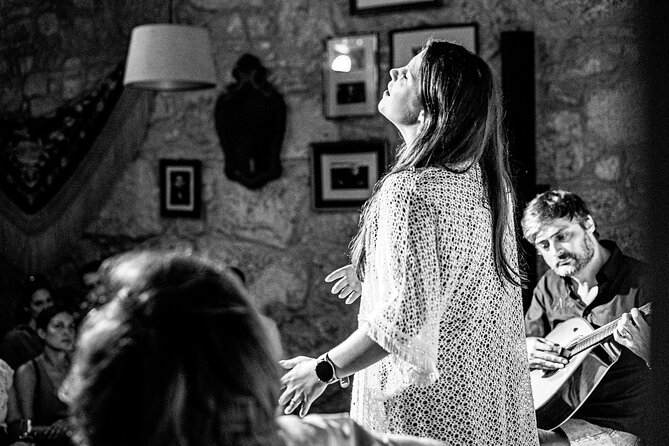 Porto: Live Portuguese Fado Experience with Port Wine - The Portuguese guitar and the Tawny Port