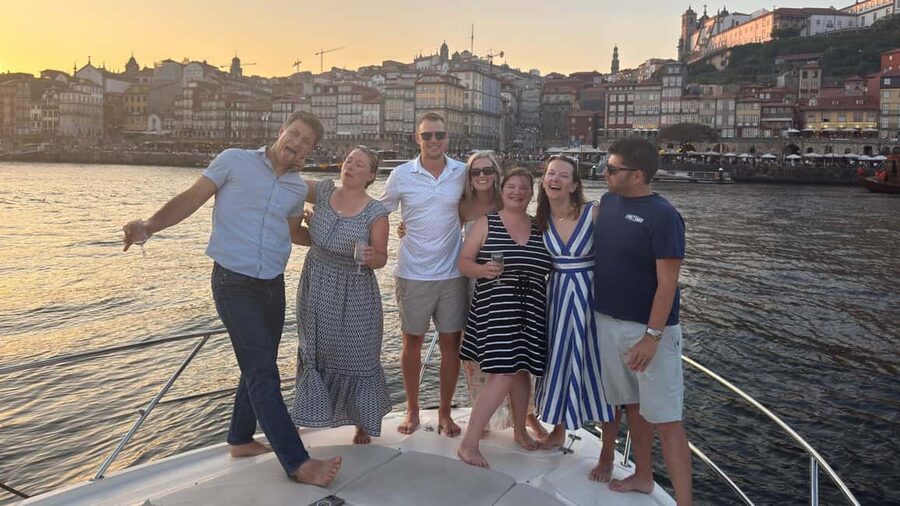 Porto: Luxury 6 Bridges Yacht Cruise with Wine & Snacks - What the $64 price buys you