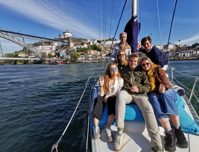 Porto: Private Douro River Charming Cruise w/wine tasting - The Dom Luís Bridge photo moment