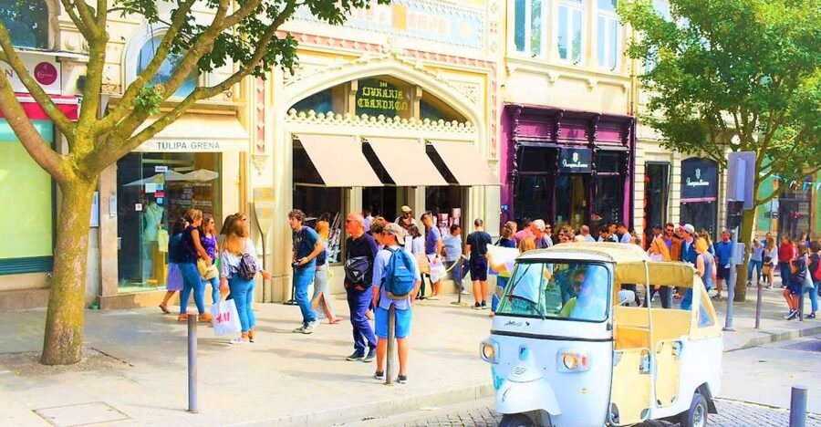 Porto: Private Tuk-Tuk Tour with Short Walks and Wine - Clérigos Tower, Lion’s Square, and Lello Bookshop