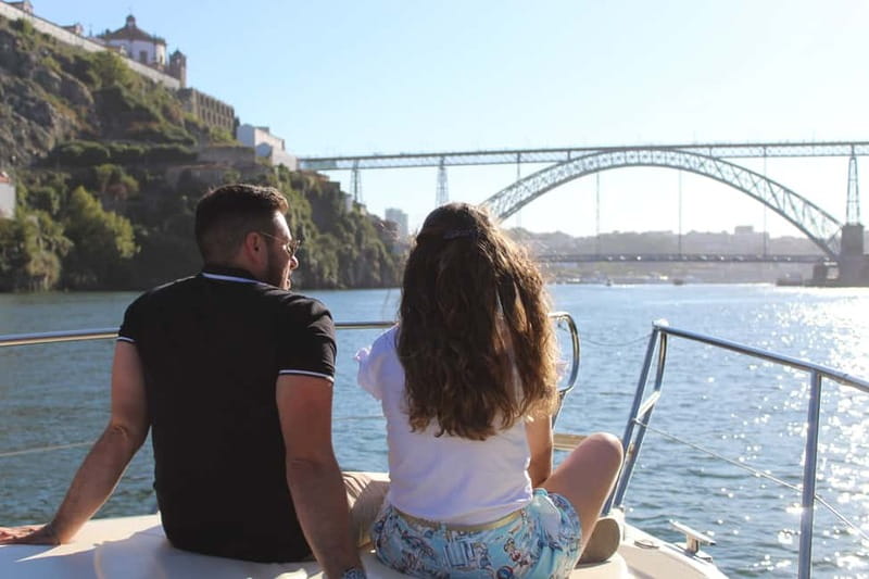 Porto: Private Yacht Tour with Wine, Snacks & 6 Bridges - Freixo Marina and the first welcome drink