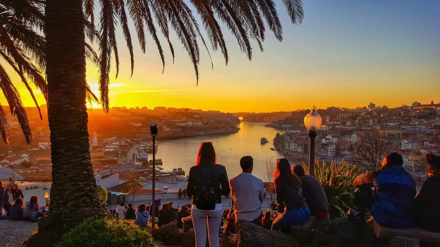 Porto: Sunset Walking Tour with Port Wine and Views - What the $29 price gets you