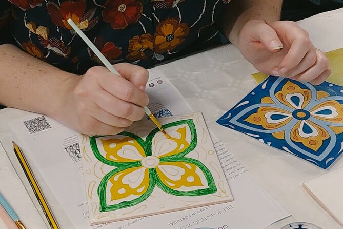 Porto: Tile Painting Workshop with Porto Wine - Sé do Porto - Key points to know before you book