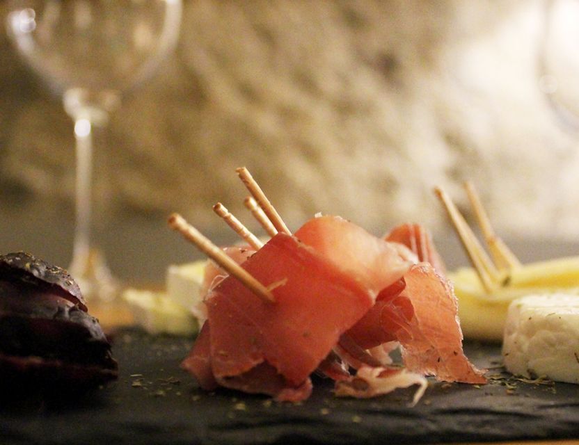 Porto: Wine Tasting with Tapas Walking Tour - Practical advice for making the most of it