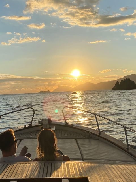 Positano: Sunset Group Boat Tour Amalfi Coast with Prosecco - Why Positano looks better from a boat