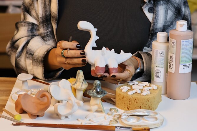 Pottery Workshop and Wine – Barcelona - What the two-hour pottery class feels like