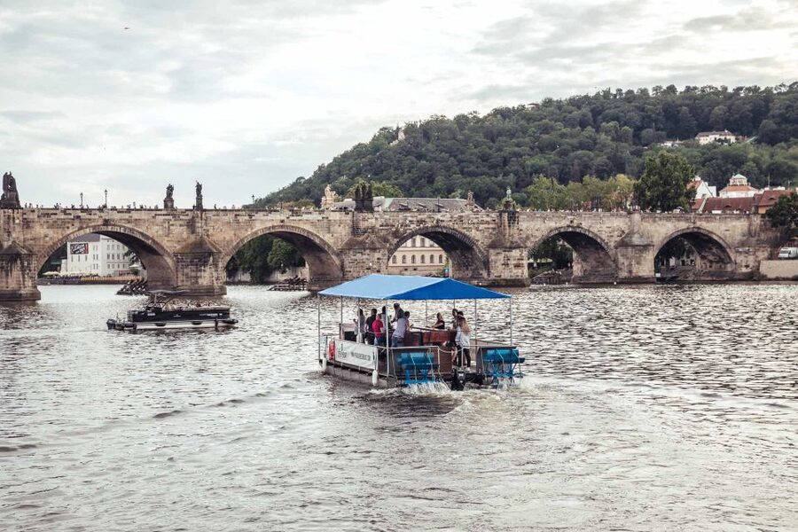 Prague: Private Cycle Boat River Tour with Beer or Prosecco - Who will enjoy the 90-minute format