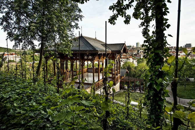 Prague´s Hidden Vineyards Private Tour - What the guides add to the experience