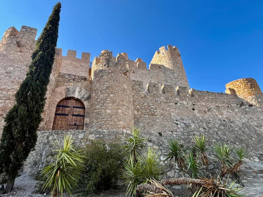 Premium Tour: Winery 7 Tastings + Guadalest Castle | Small group - The food pairing is part of the experience