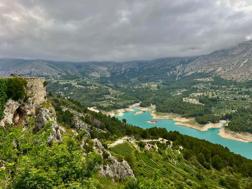 Premium Tour: Winery 7 Tastings + Guadalest Castle | Small group - How much can you see in five and a half hours?