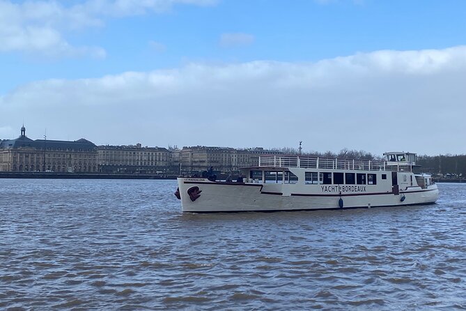 Prestige Commented Cruise glass of wine and Canelé in Bordeaux - What this Bordeaux cruise is really like