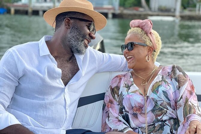 Private Boat Ride in Miami with Experienced Captain and Champagne - Millionaire Row and the celebrity-home route