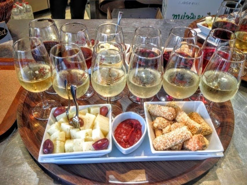 Private Group Visit to Akrotiri & 3 Wineries with Tastings - Who will get the most from this tour?