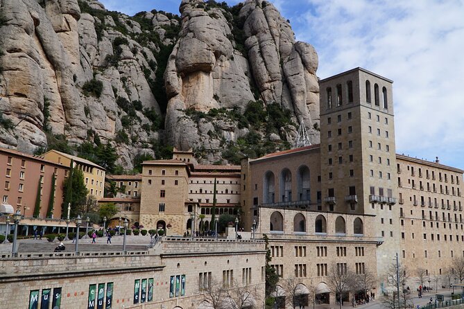 Private Montserrat with Lunch and Wine Tasting from Barcelona - Choosing your Montserrat walk