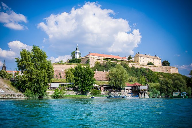 Private Novi Sad, Titanic wine tasting and Farmer's House - The guides make a real difference