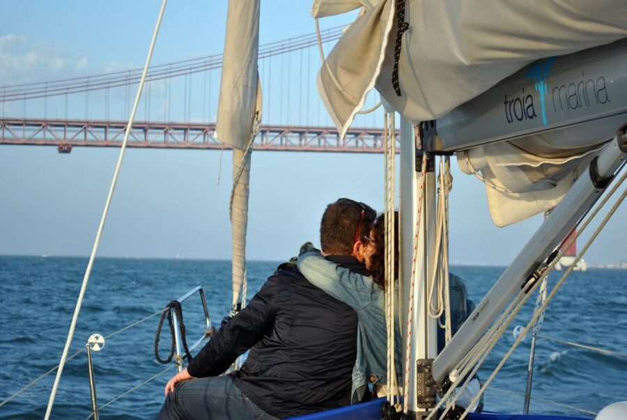 Private Romantic cruise with sparkling wine- 2-Hour- Lisbon - Practical details that matter on the day