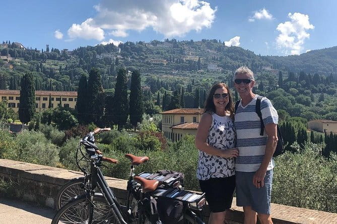 Private Self-Guided E-Bike Ride in Tuscany with Vineyard Visit - The city section requires your full attention