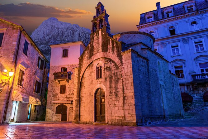 Private Walking tour with Wine and Food - A long lunch near St. Tryphon Square