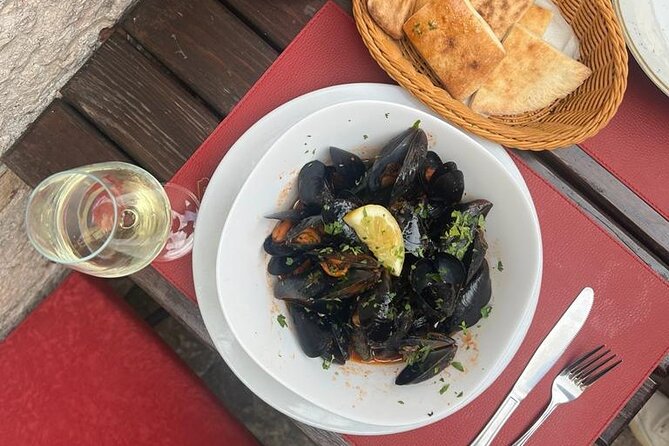 Private Walking tour with Wine and Food - Is $113.99 a fair price?