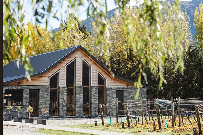 Queenstown: Afternoon Wine & Beer Tour with Platters - Why the small group changes the mood