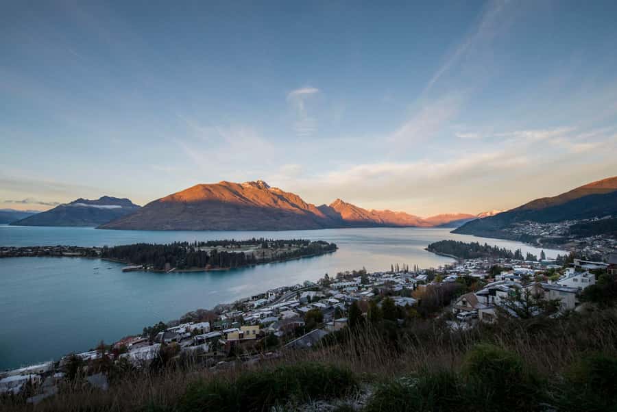 Queenstown: Scenic Highlights, Tour with Wine & Lake Cruise - Key points at a glance