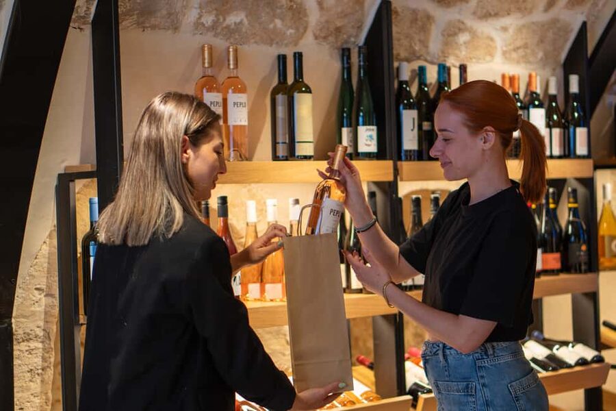 Rethymno: Cretan Wine Tasting Guided Tour with Local Food - A tasting that stays small and personal