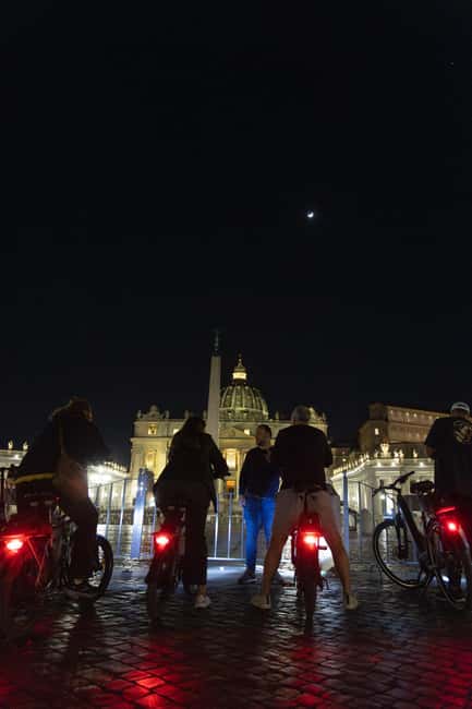 Rome by Night: E-bike Small Group Tour -Food & Wine (Option) - Piazza Navona, the Pantheon, and Trevi Fountain