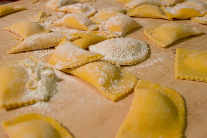 Rome Cooking Class: Make Pasta, Dine & Drink Wine With Local Chef - Pasta class or pizza class?