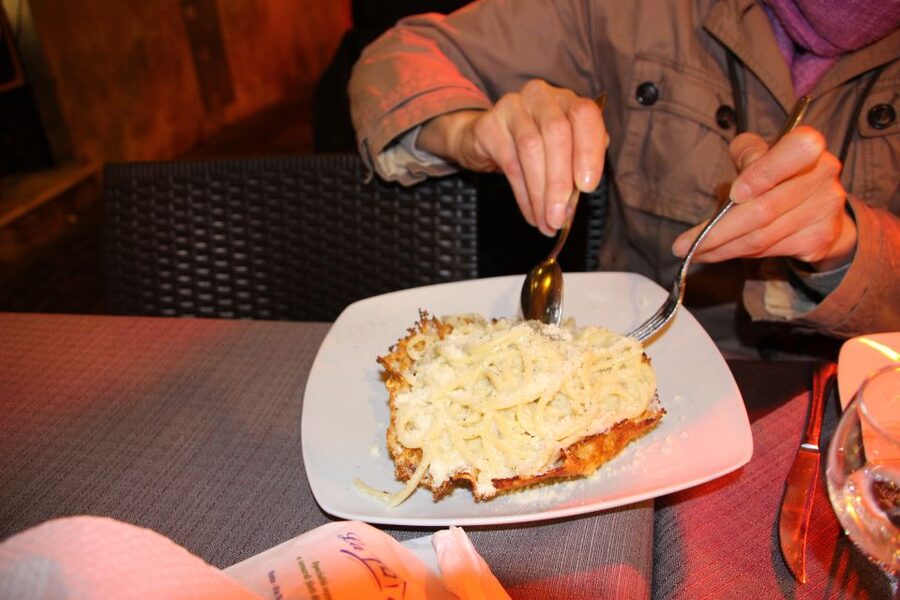 Rome: Food Tour and Wine Tasting in a Traditional Trattoria - Gelateria Gunther finishes the evening