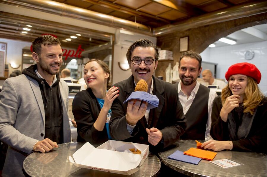 Rome: Food Tour and Wine Tasting in a Traditional Trattoria - What the guides add to the walk