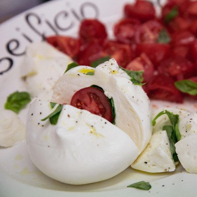 Rome: Food Tour near Vatican City with Wine - Wine, truffles, and a Trevi Fountain view