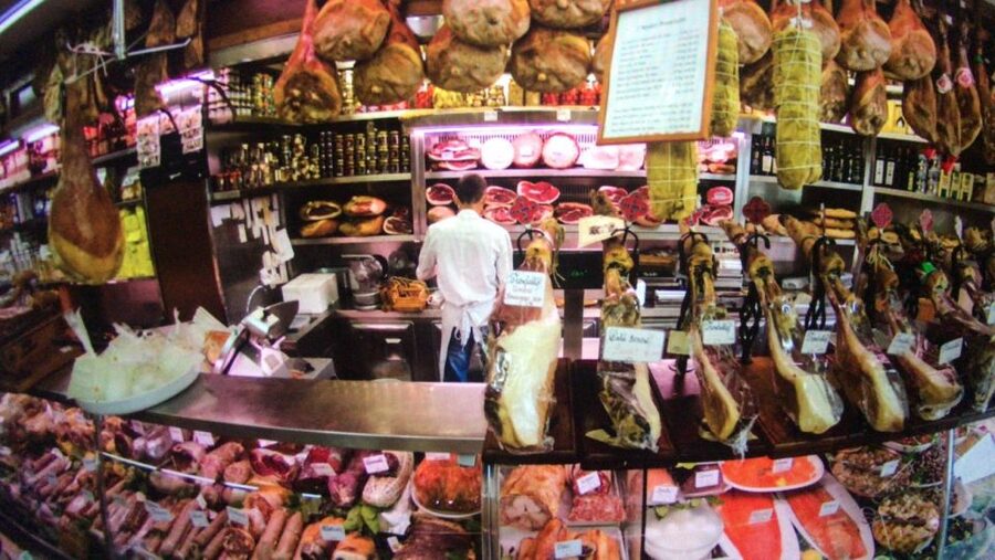 Rome: Food Tour near Vatican City with Wine - Ending with real artisanal gelato