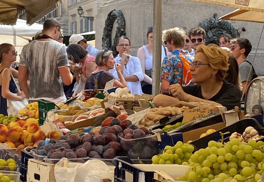 Rome: Food & Wine Tour of Campo de Fiori, Ghetto, Trastevere - Pizza bianca, mortadella, and the Roman snack break