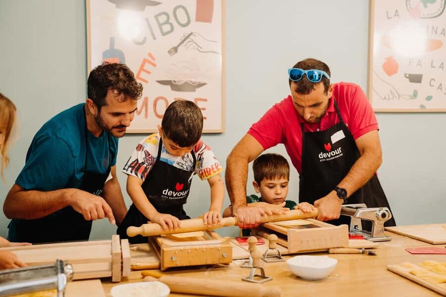 Rome: Fresh Pasta-Making Class with Wine and Gelato - Meeting in Piazza di San Giovanni della Malva