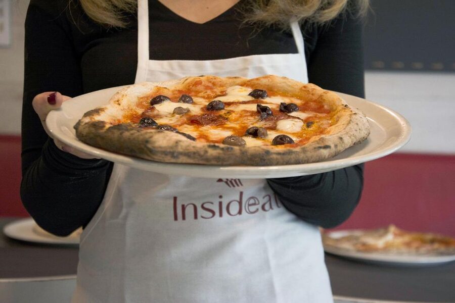 Rome: Hands-On Pizza Making Class near the Vatican with Wine - What the $61 price includes
