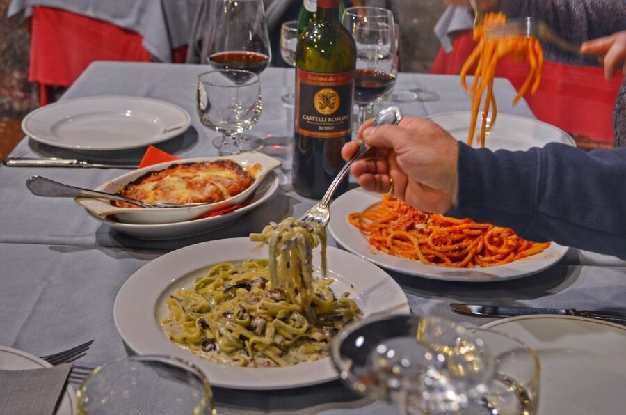Rome: Jewish Ghetto & Campo de Fiori by Night Food Wine Tour - Ancient Rome between the tasting stops