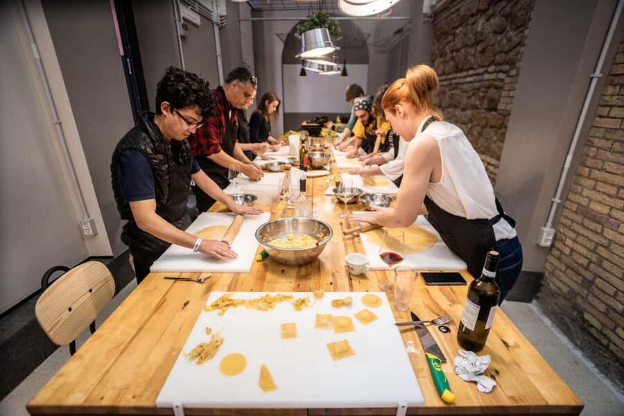 Rome: Pasta Cooking Class with Market Visit and Wine - Key points to know