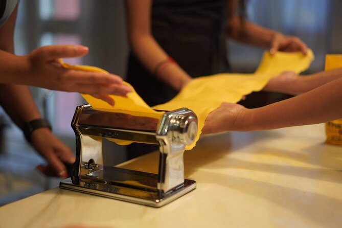 Rome Pasta Making Class with Italian Sauces and Wine Included - Getting to Circonvallazione Gianicolense 418