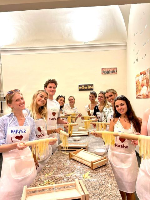 Rome: Pasta Making Class with Wine, Limoncello, and Dessert - A communal dinner with Tuscan wine