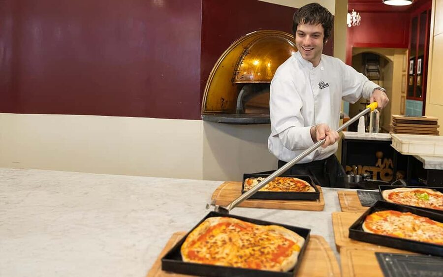 Rome: Pizza & Gelato Making Class with Wine & Limoncello - A cooking class within easy reach of Piazza Navona