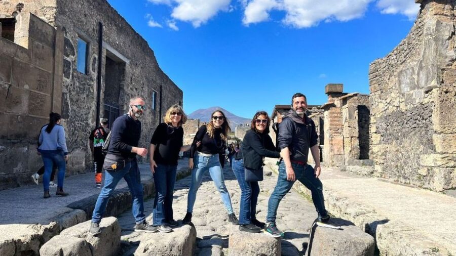 Rome: Pompeii Tour with Wine and Lunch by High Speed Train - How much the $239 price buys you