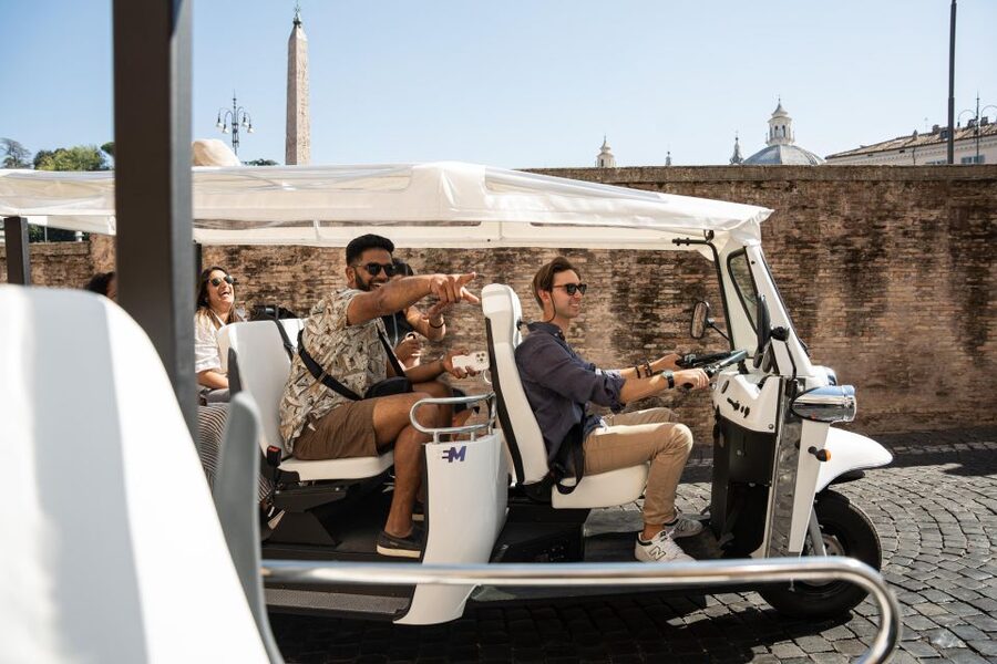 Rome: Private Tuk Tuk Tour with Hotel Pickup and Prosecco - Via Veneto, the Quirinal, and Rione Monti