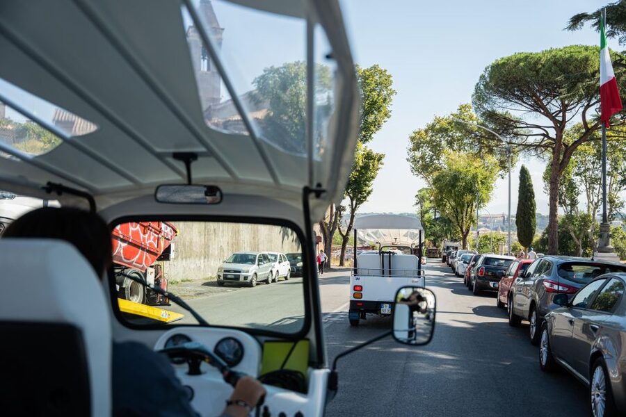 Rome: Private Tuk Tuk Tour with Hotel Pickup and Prosecco - Janiculum Hill and Prosecco at the fountain