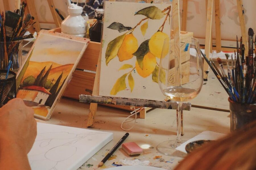 Rome: Tipsy Painting Class with Fine Wine and Arts - Wine, pizza, and the social side