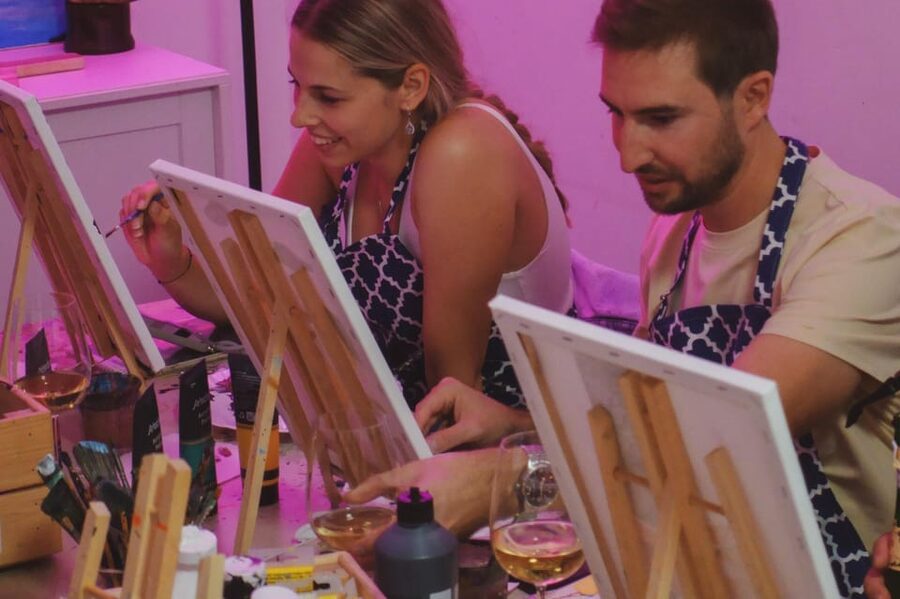 Rome: Tipsy Painting Class with Fine Wine and Arts - Why the guides matter so much
