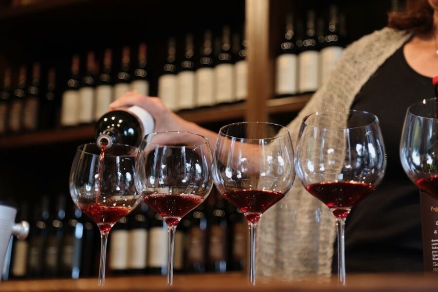 Rome: Trastevere Food and Wine Tasting Tour - Roman pizza at Ivo a Trastevere