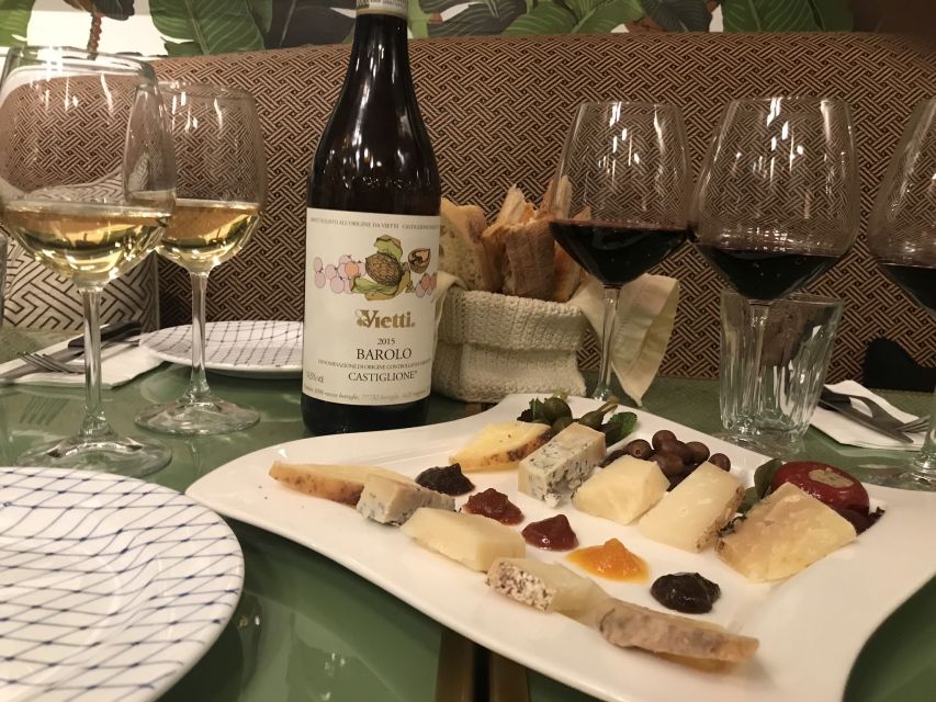 Rome: Trastevere Guided Food and Wine Tour with 20+ Tastings - Starting with trapizzino at Piazza Trilussa